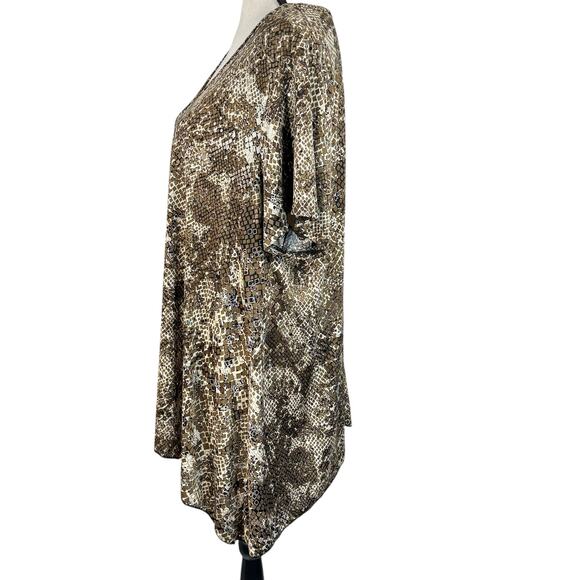 Brittany Black 2X-Large Top Snake Print Short Sleeve V-Neck Stretch Shark Bite - Picture 5 of 7